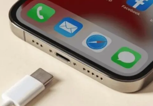 寮步镇苹果15维修分享iPhone15改USB-C接口后能和安卓用户互借充电器吗 